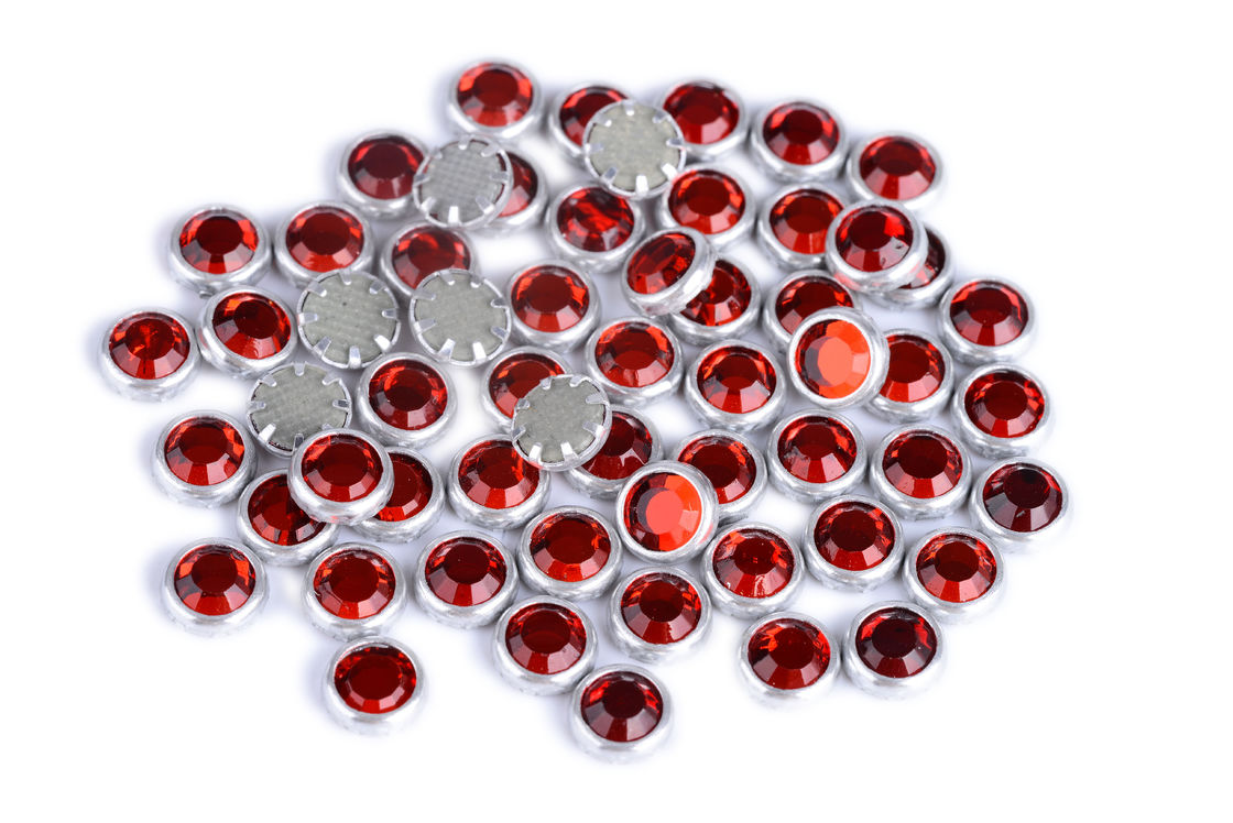 De ronde Nauwkeurigheid van de de Bergkristallen Hoge Kleur van Flatback Losse Omrande met Shinning-Facetten